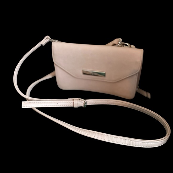 Nine West Crossbody Bag Beige/Pale Pink Adjustable Strap Purse EUC - Picture 4 of 14
